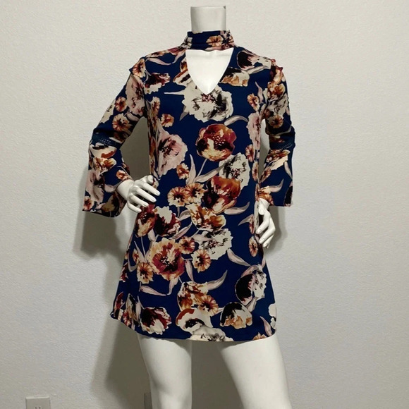 Skies Are Blue Floral Choker Neck Bell Sleeve Retro Mini Dress - Picture 2 of 7